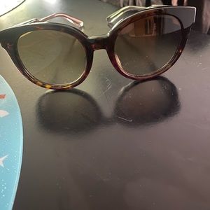 Womens Sunglasses like new